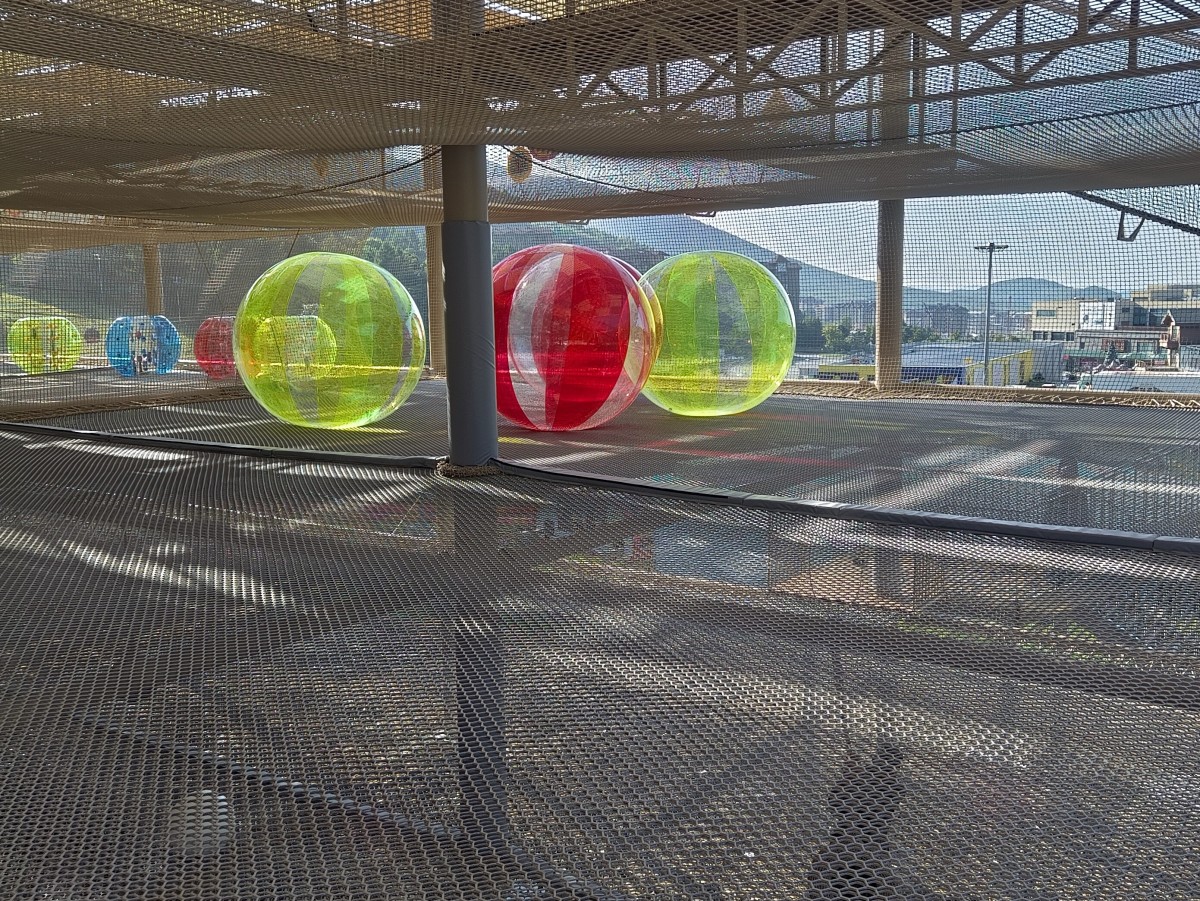 rope-net-trampoline-detail-inside-tower
