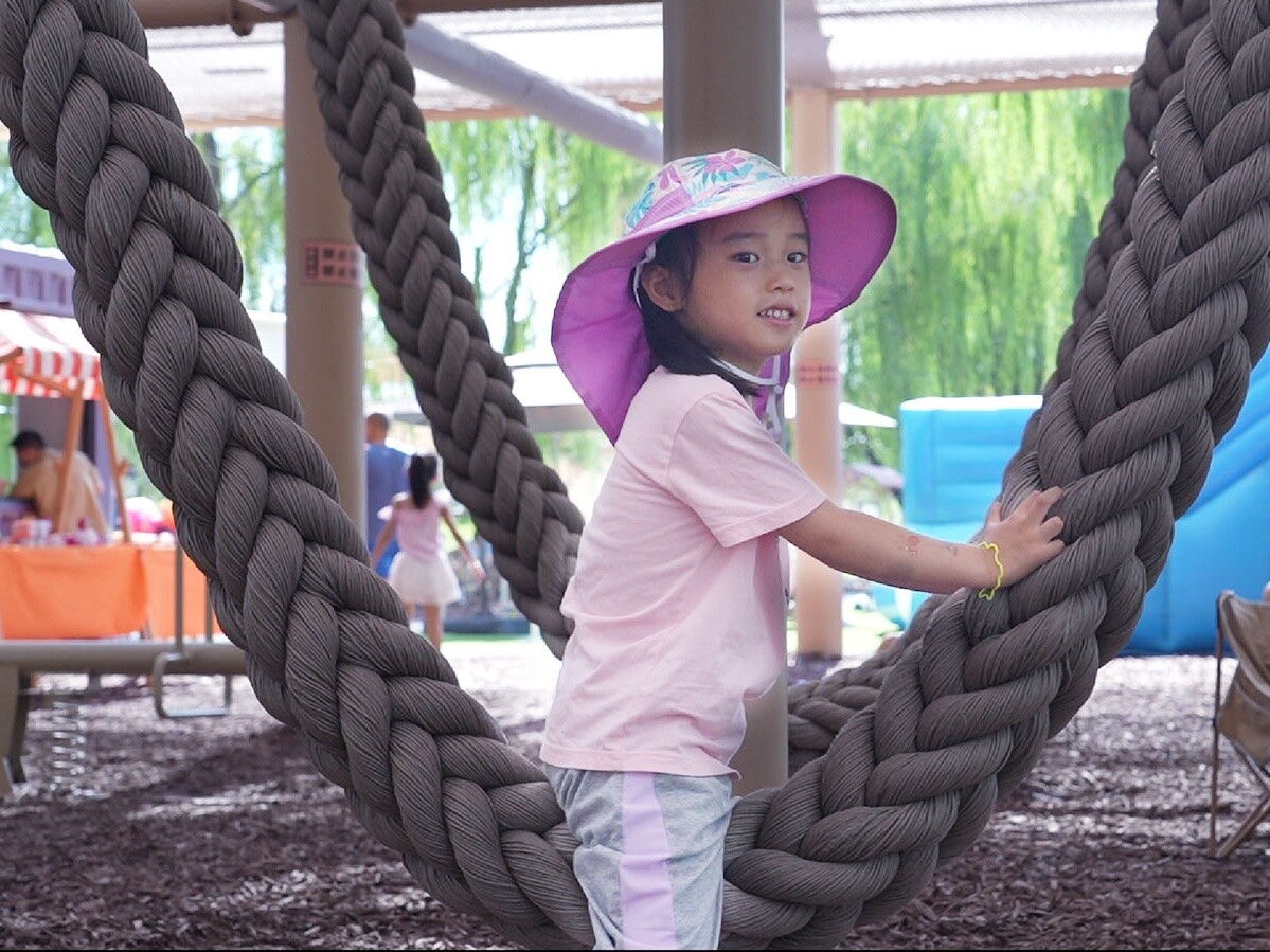 giant-handwoven-rope-swing-play-structure