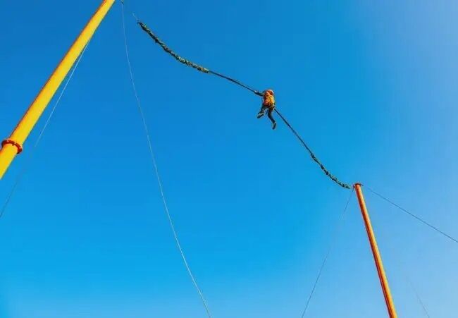 Human bungee slingshot
