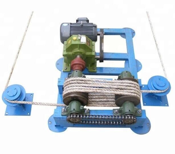 How is the manure scraper machine working