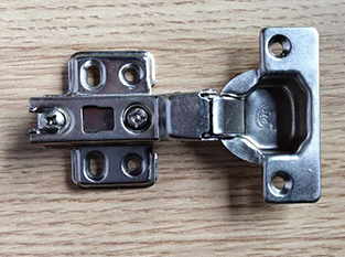 Middle curved hinge