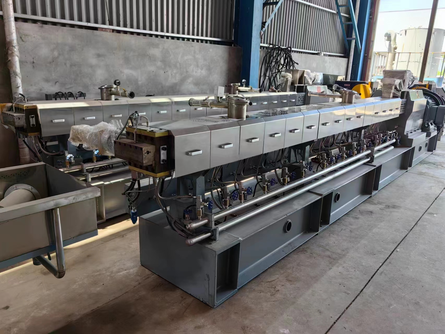 65mm Flat twin screw extruder