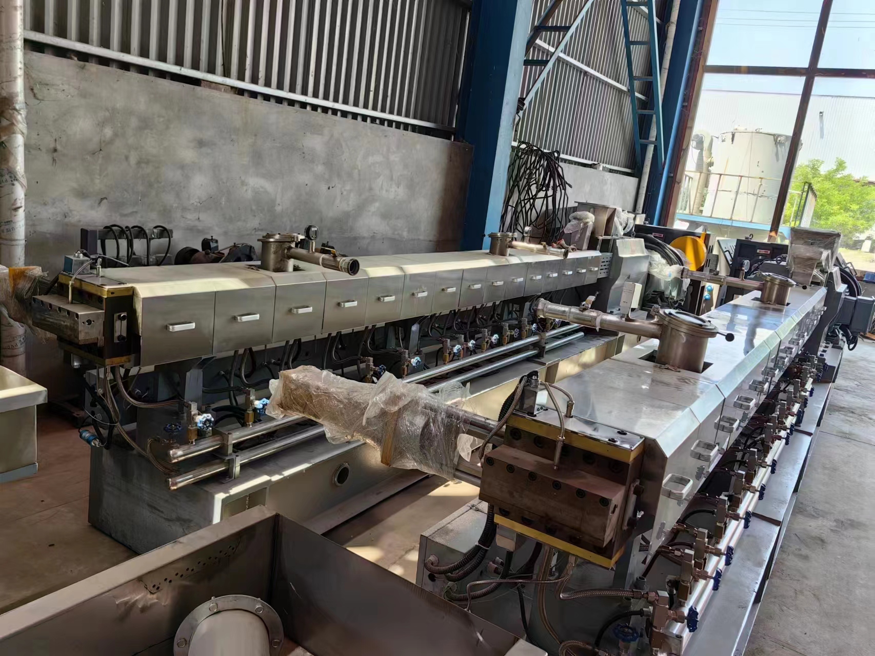 65mm Flat twin screw extruder