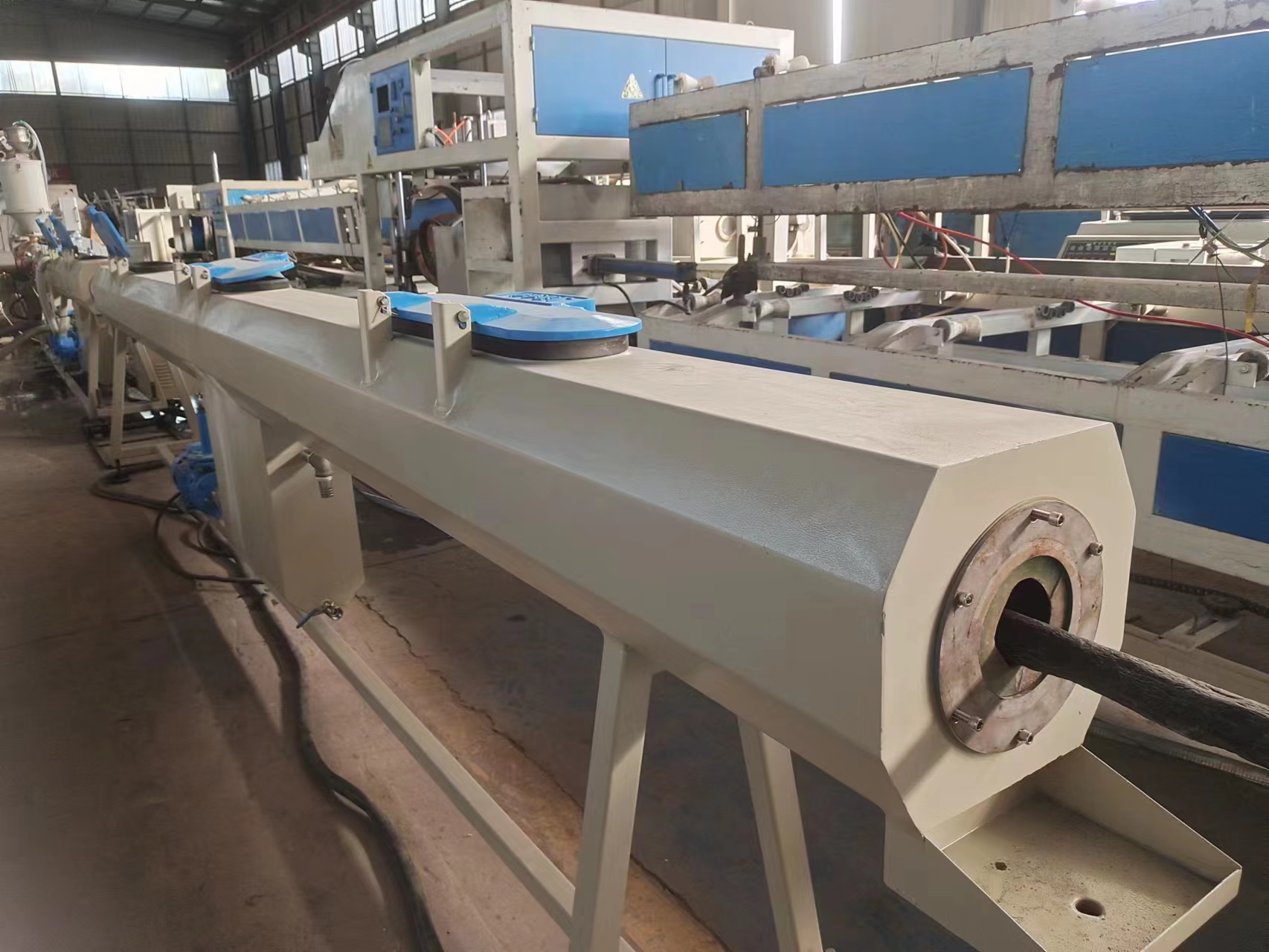 16mm-110mm three-layer co-extruded hdpe production line