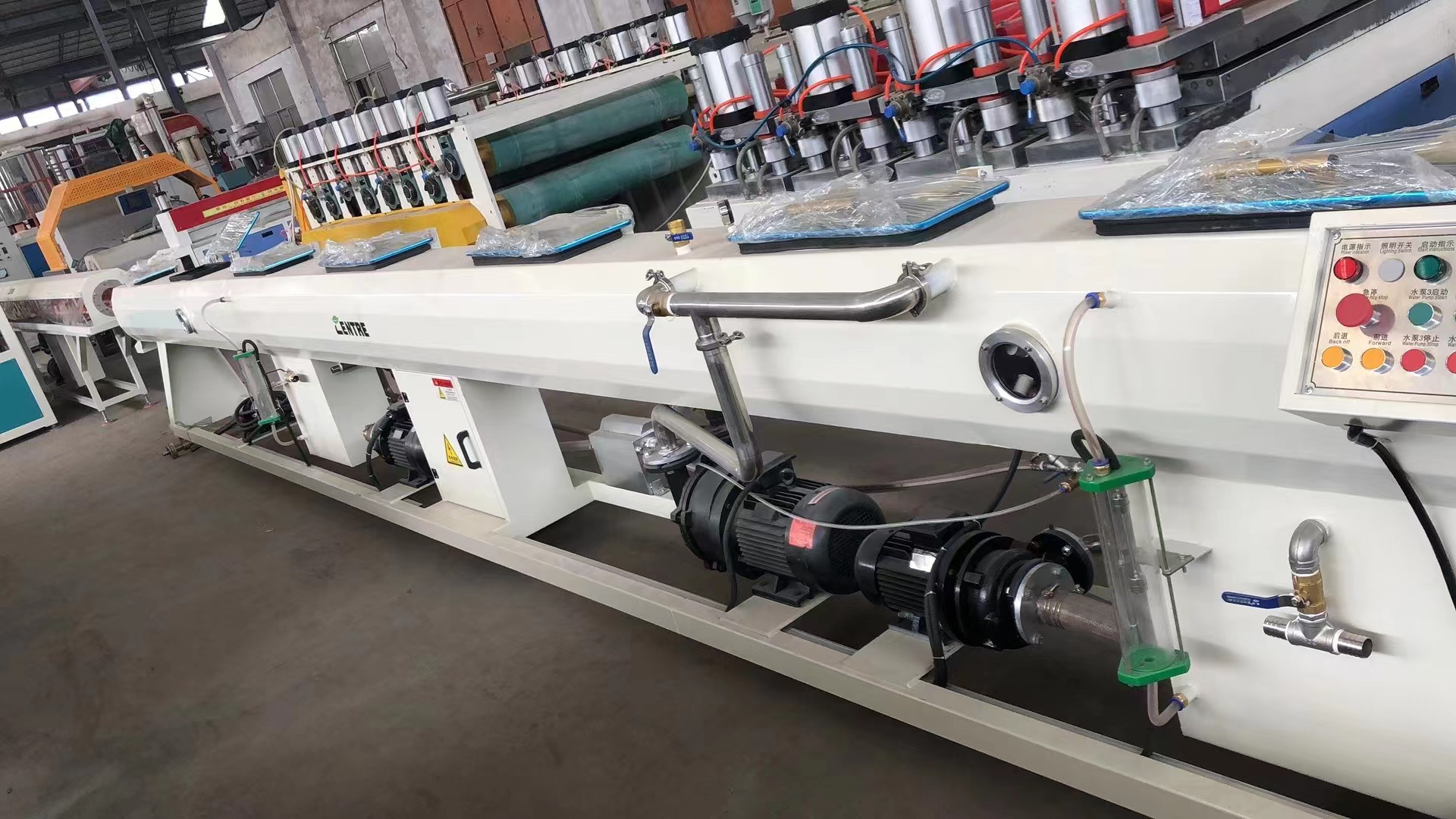 20mm-110mm HDPE three-layer co-extruded pipe high-speed production line