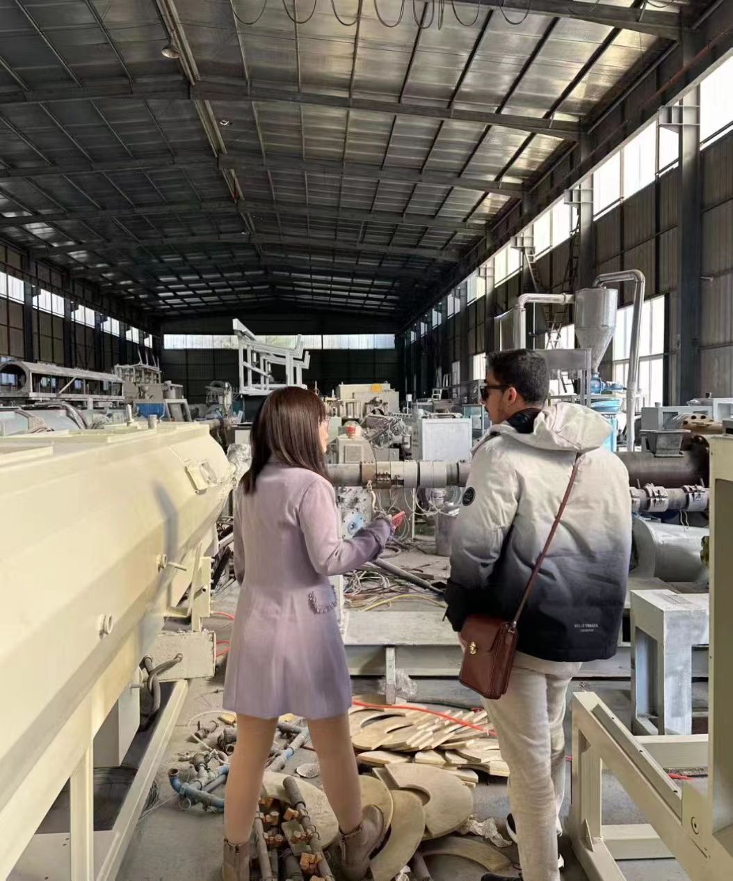 Pakistani customers come to our factory for inspection