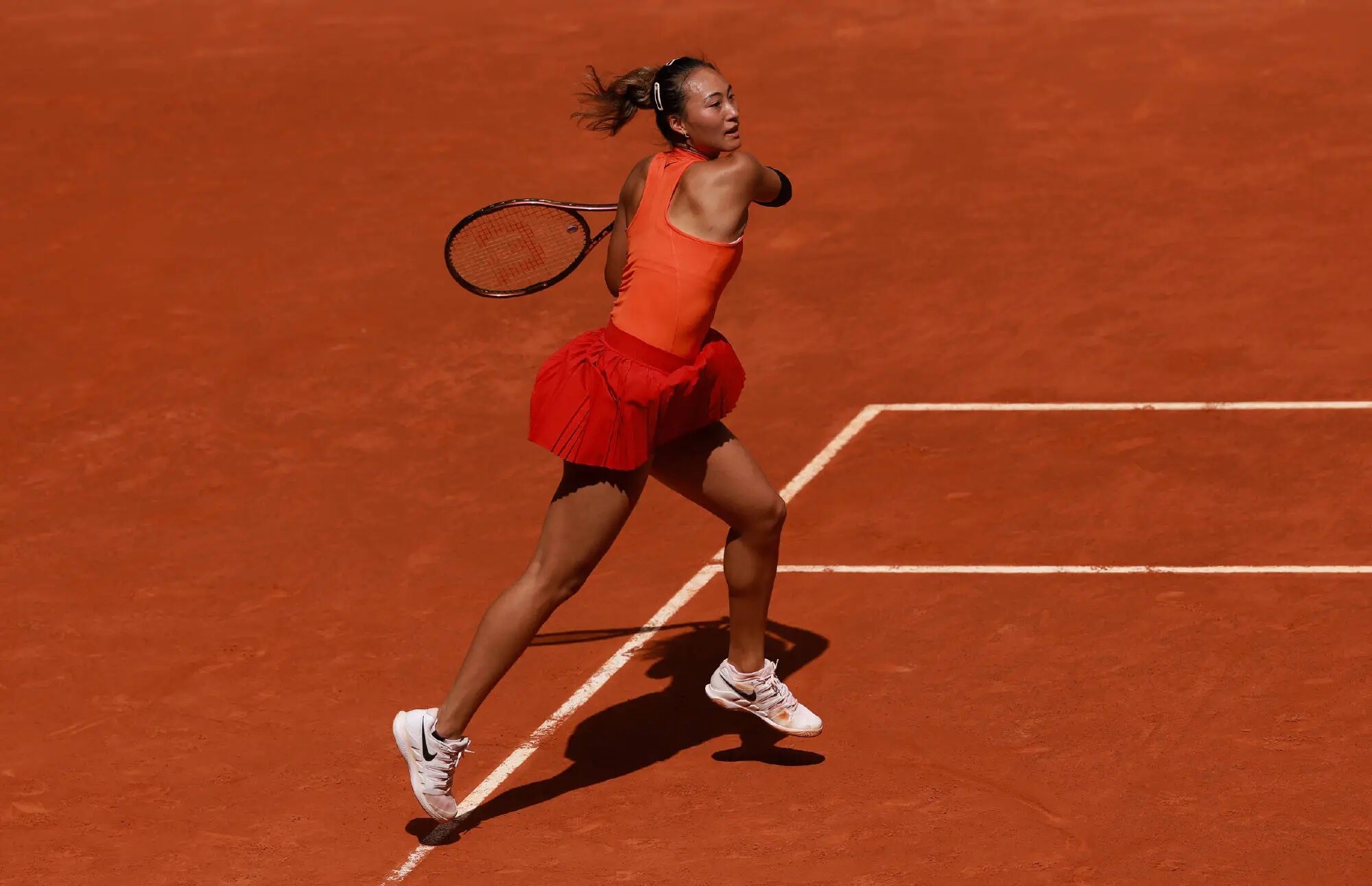 Disappointing Start to the Clay Season: Zheng Qinwen Faces Multiple Challenges