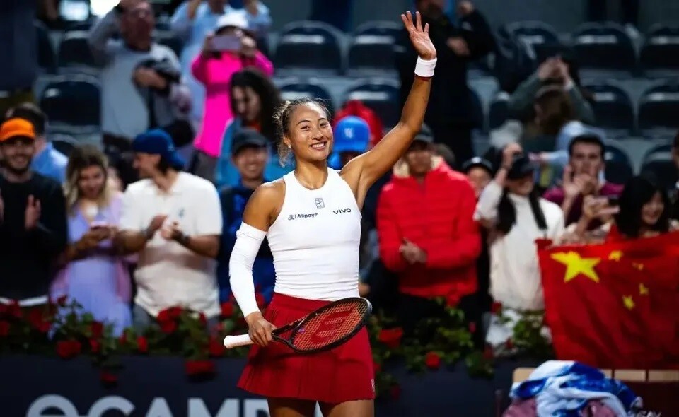 What a Triumph! Zheng Qinwen Scales the Peak with First Win Over Top Rival Sabalenka, Ends World No.1's 15-Match Streak
