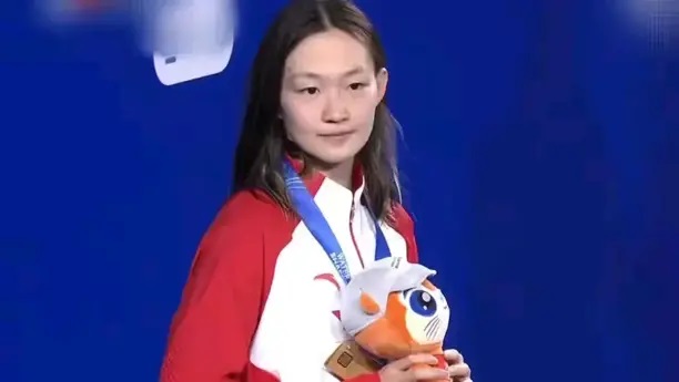 Li Bingjie Breaks Asian Record at Swimming World Championships