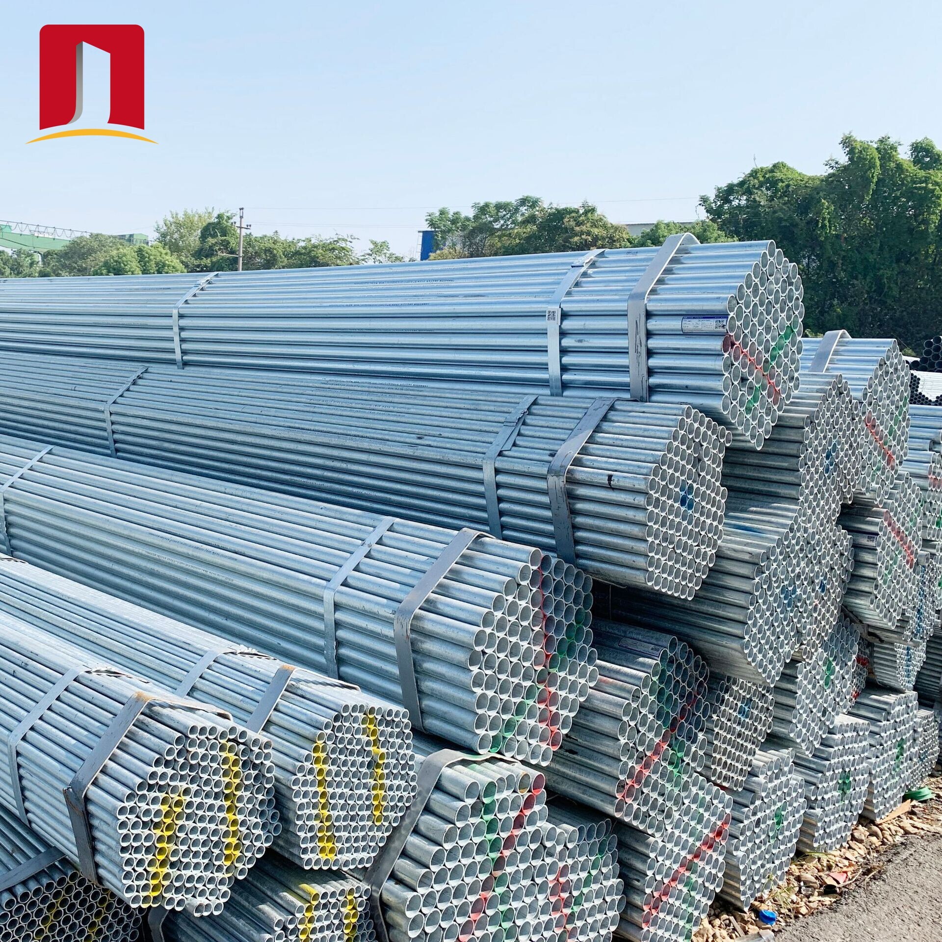 Galvanized seamless pipe