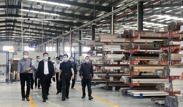 Shanghai Metalware Association visited and exchanged with our company.