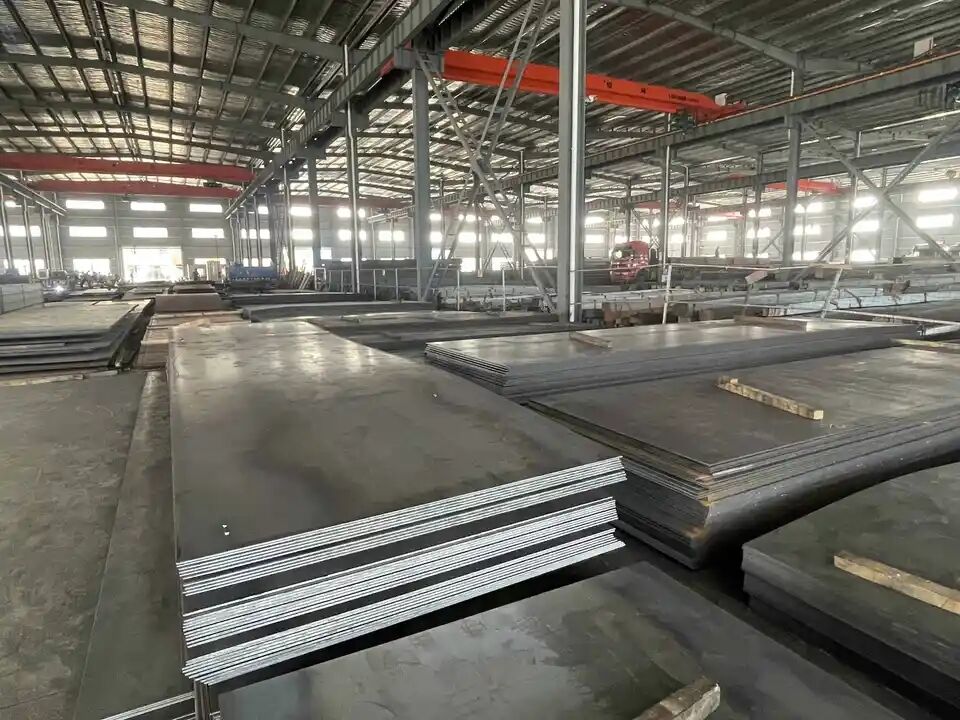 Low temperature pressure vessel steel plate