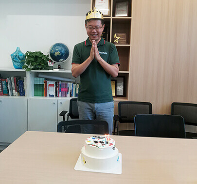 Celebrating the Birthday of Qingdao I-Flow Founder Owen Wang