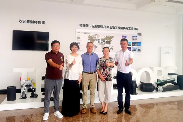 The founder and general manager of I-FLOW visited TRELLEBORG, a century-old Swedish company.