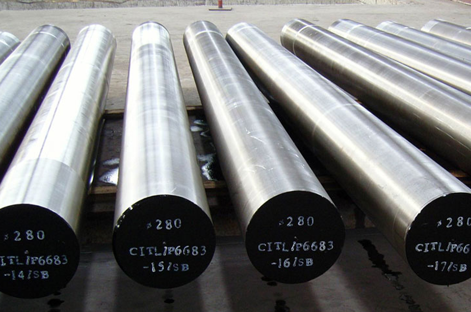 What are alloy steel casting molding method