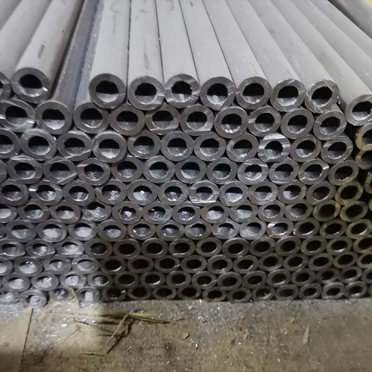 Supply of 32  3-3.5mm thick high-quality lead pipes