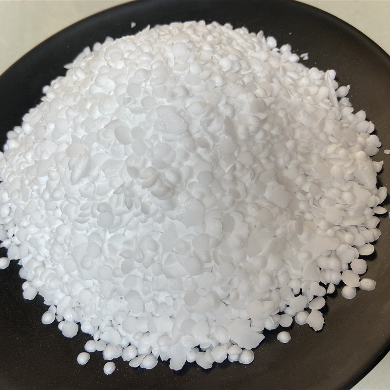 Distilled hydrogenated tallow primary amine