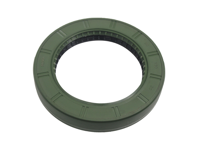 Hongyan H8B rear axle output oil seal (boutique)