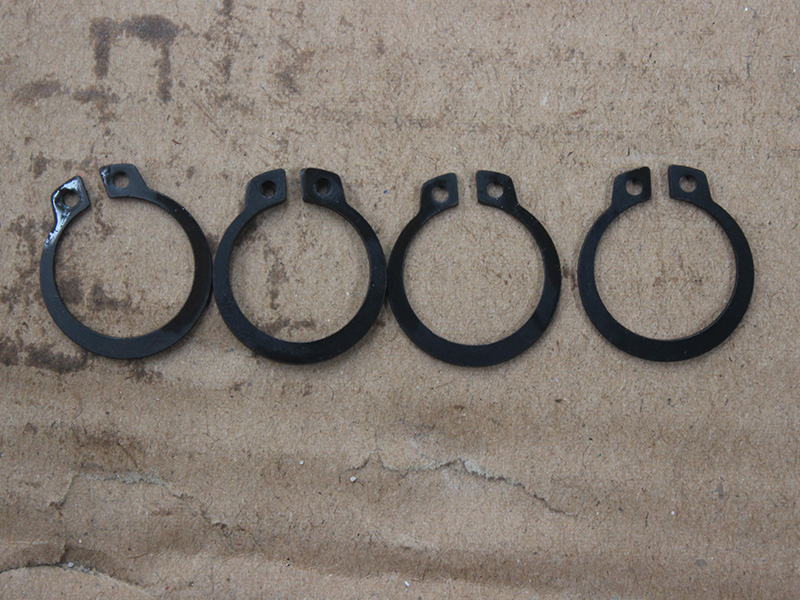 Retaining ring for shaft