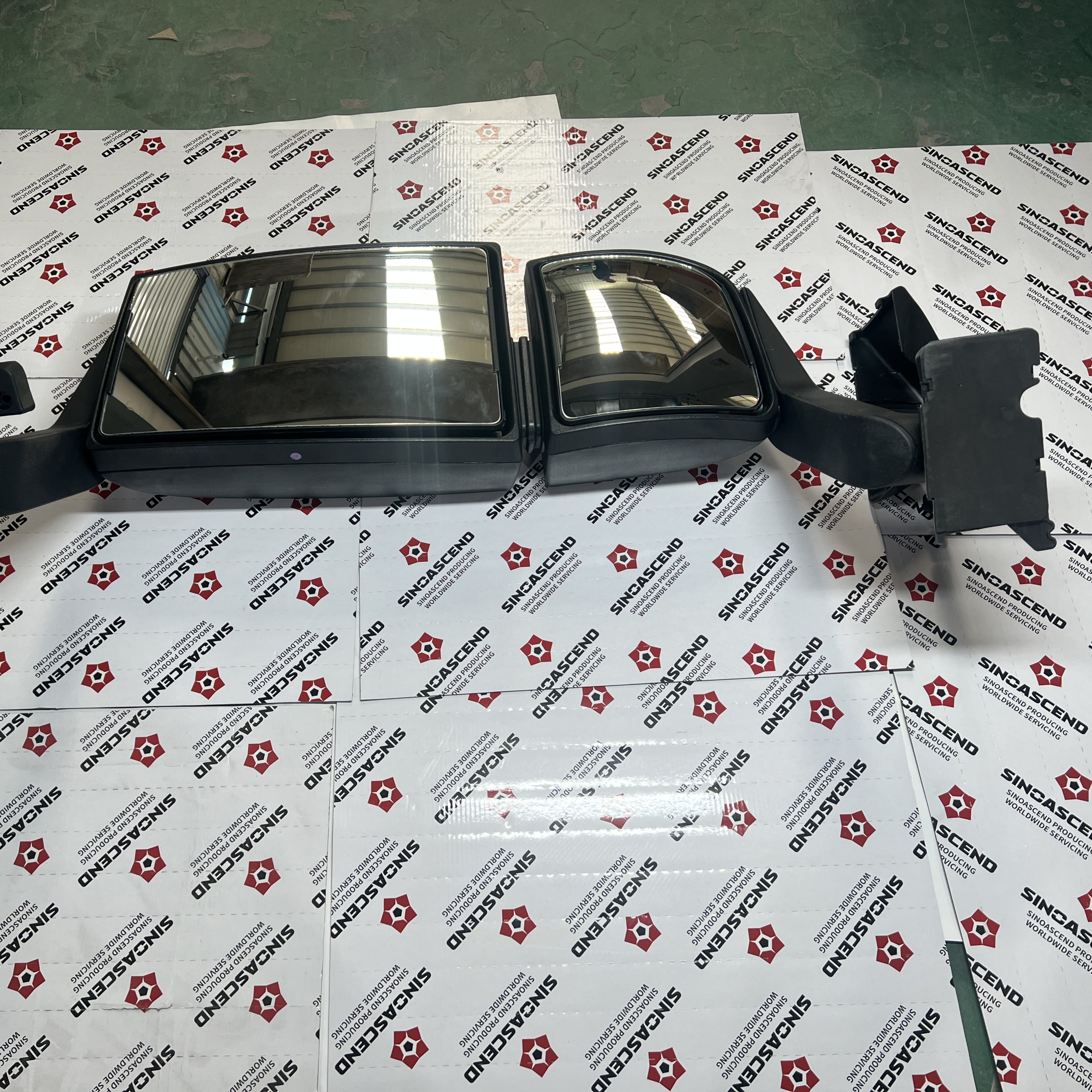 Right rearview mirror assembly