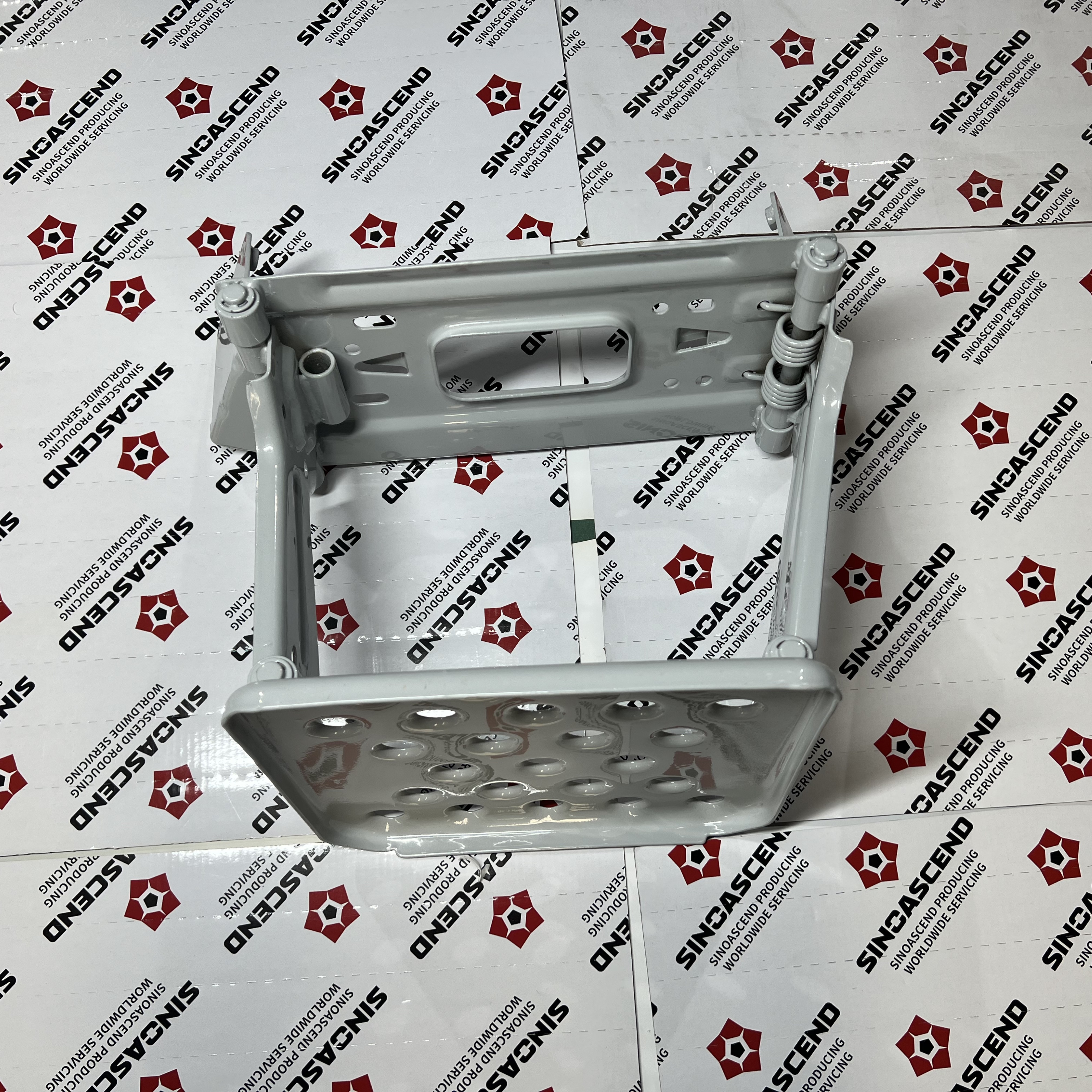 Lower left suspension