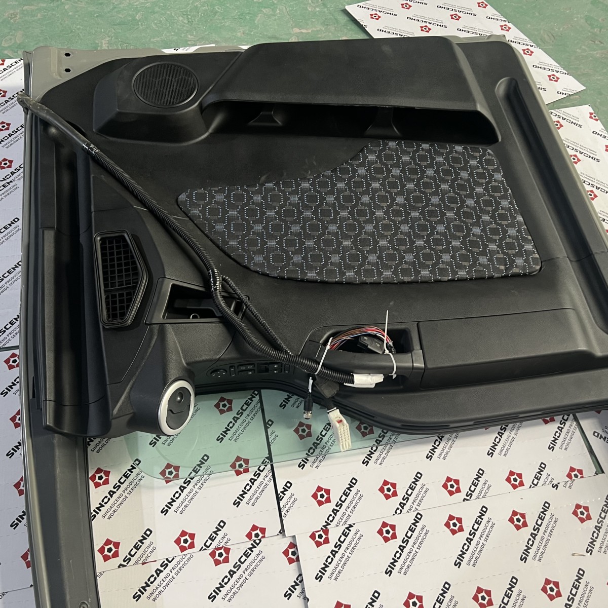 810626004125 (3).jpg