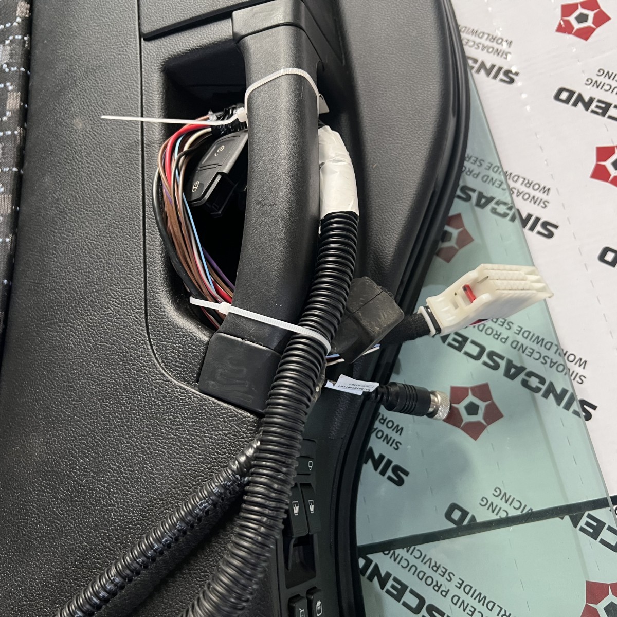 810626004125 (4).jpg