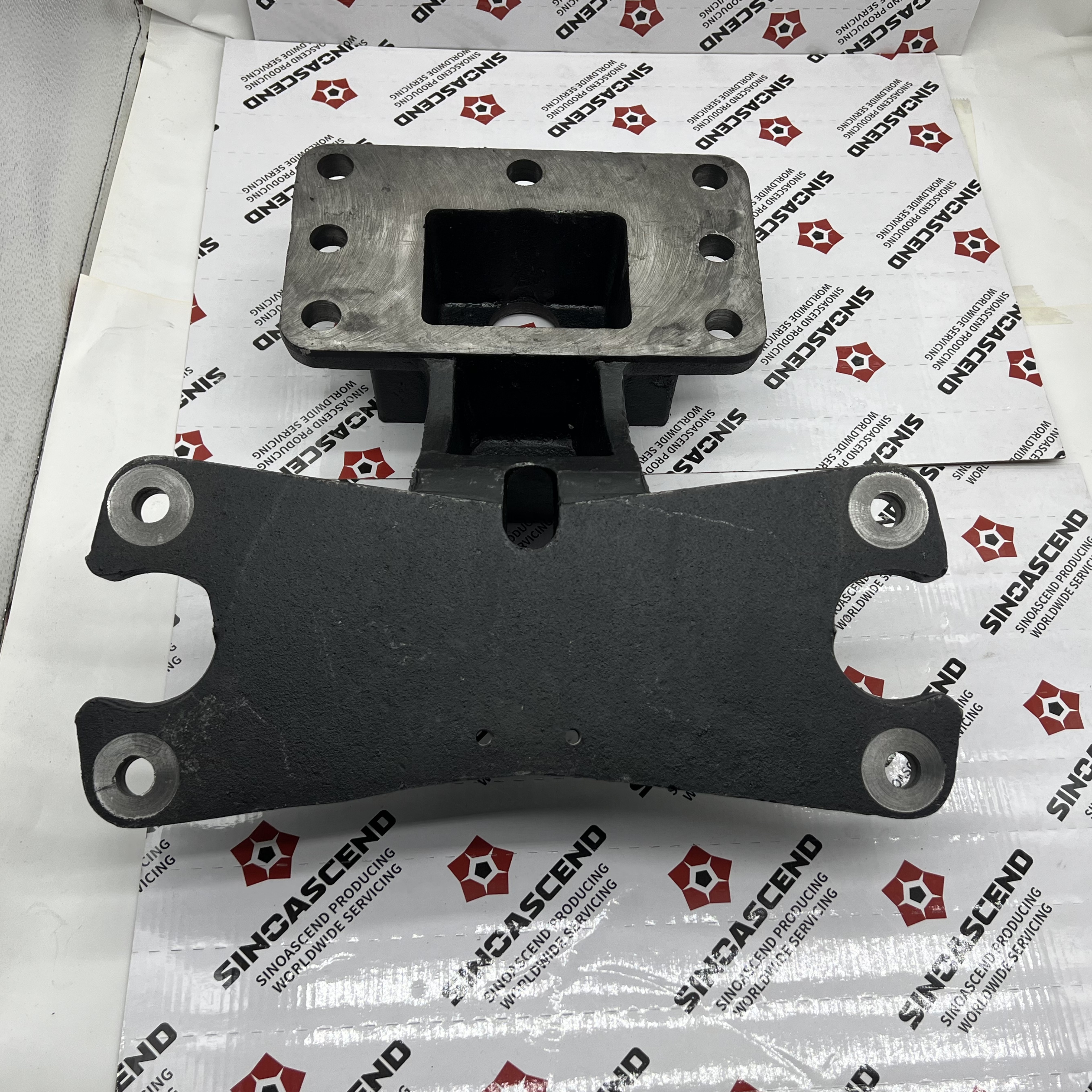 V-shaped rear axle link bracket
