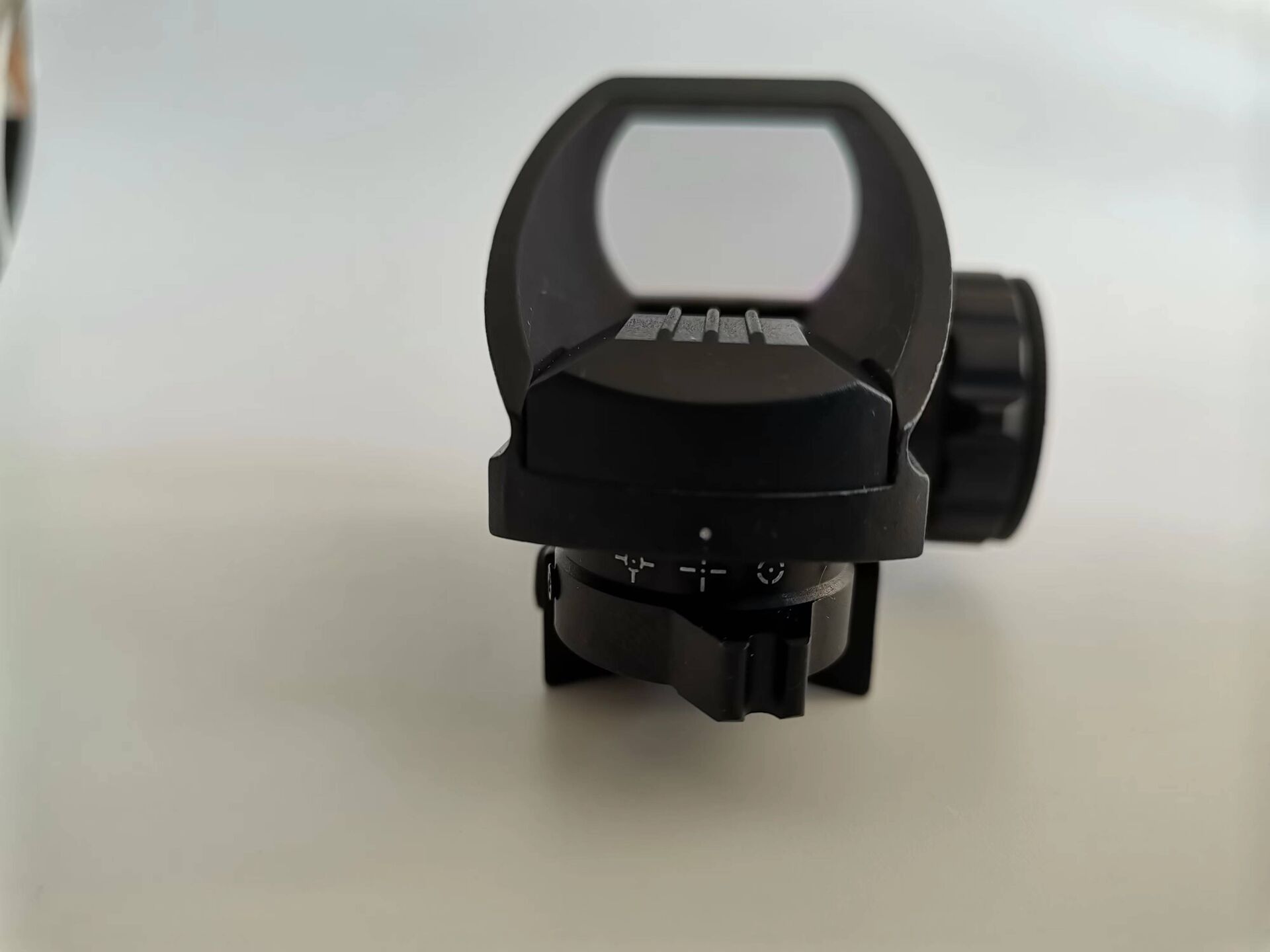 Tiesun Reflex Sight - Adjustable Reticle (4 Styles) Both Red and Green in one Sight!