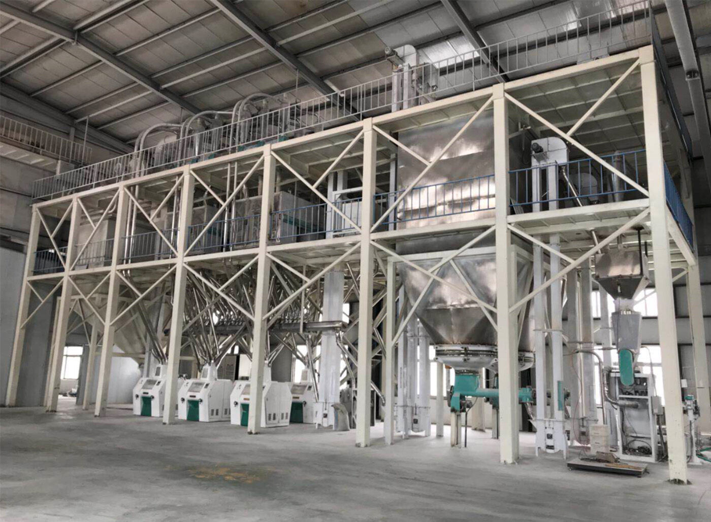 Usine complète de 120 tonnes de farine de maïs et de moulin à grain à Mogolia.