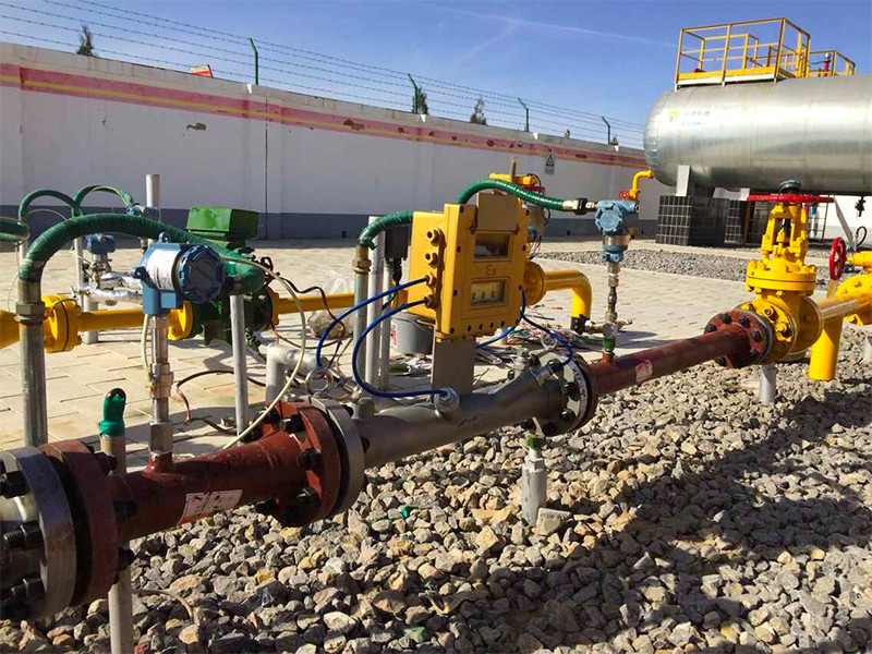 Ultrasonic gas flowmeter