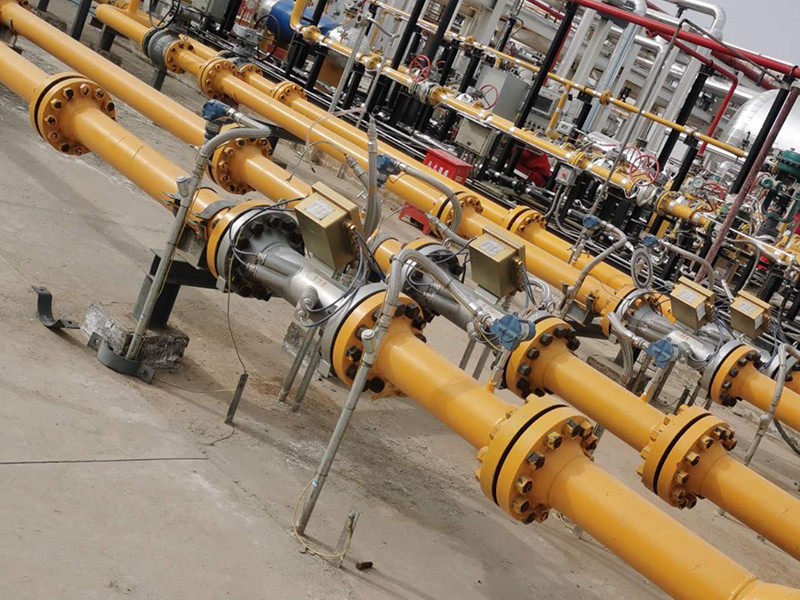 Ultrasonic gas flowmeter