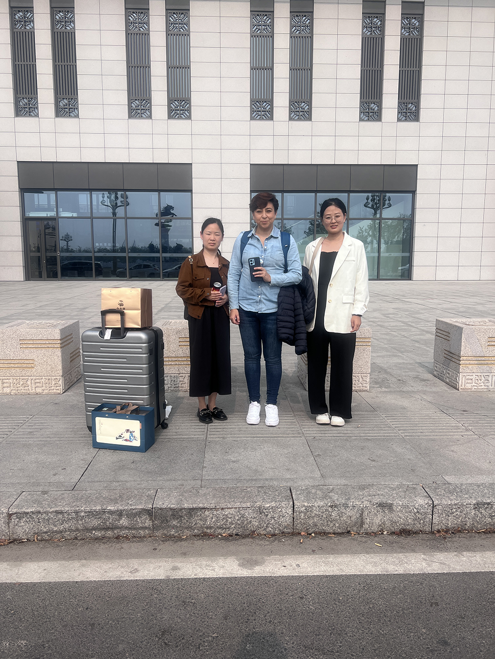 Reunión con socio de EXPO PACK de México en nuestra fábrica