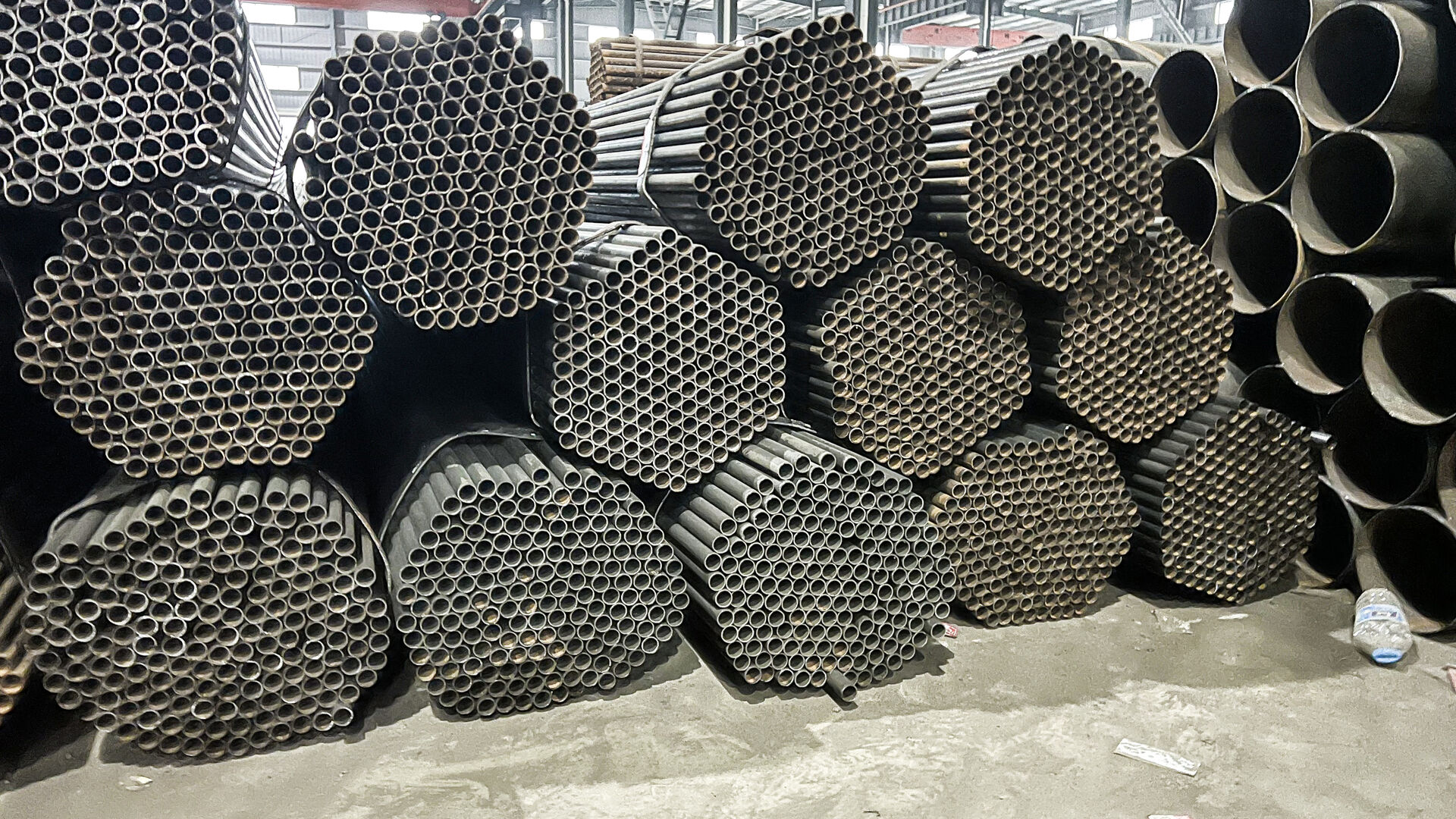  Steel pipe/tube