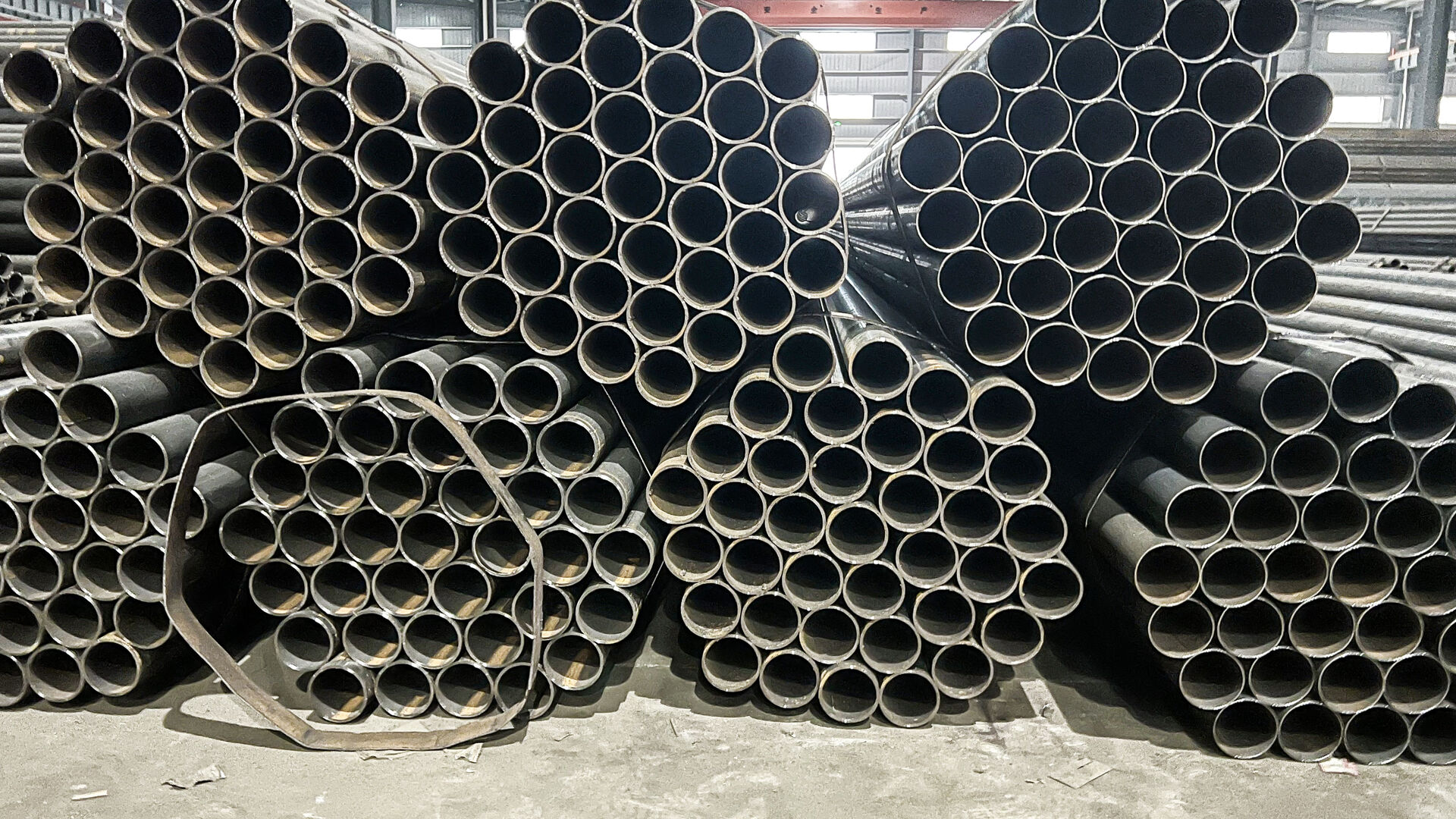  Steel pipe/tube