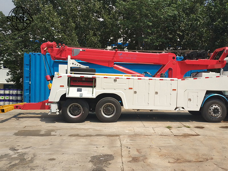 Wrecker truck