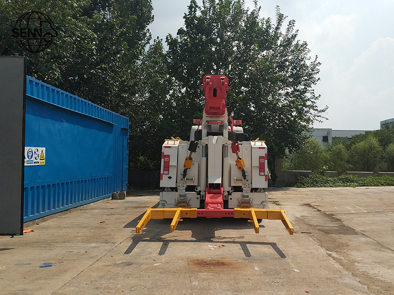 Wrecker truck