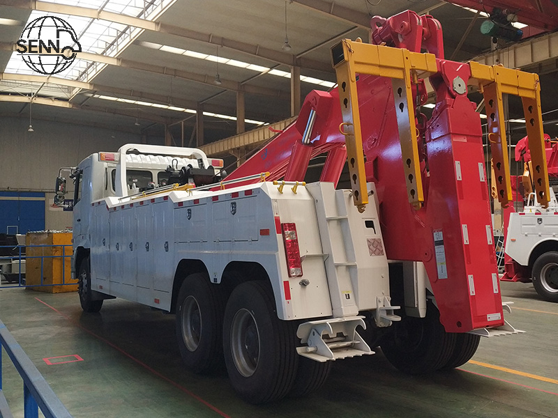 Wrecker truck