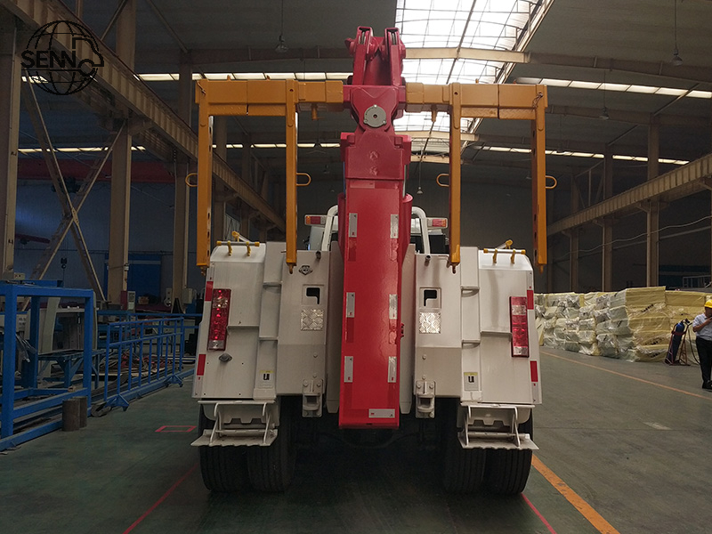 Wrecker truck