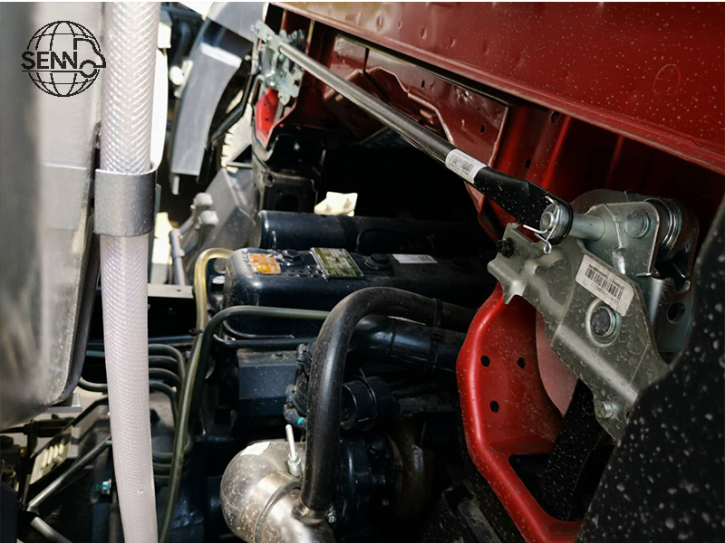 Oil tank truck