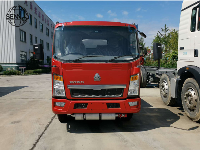 Oil tank truck