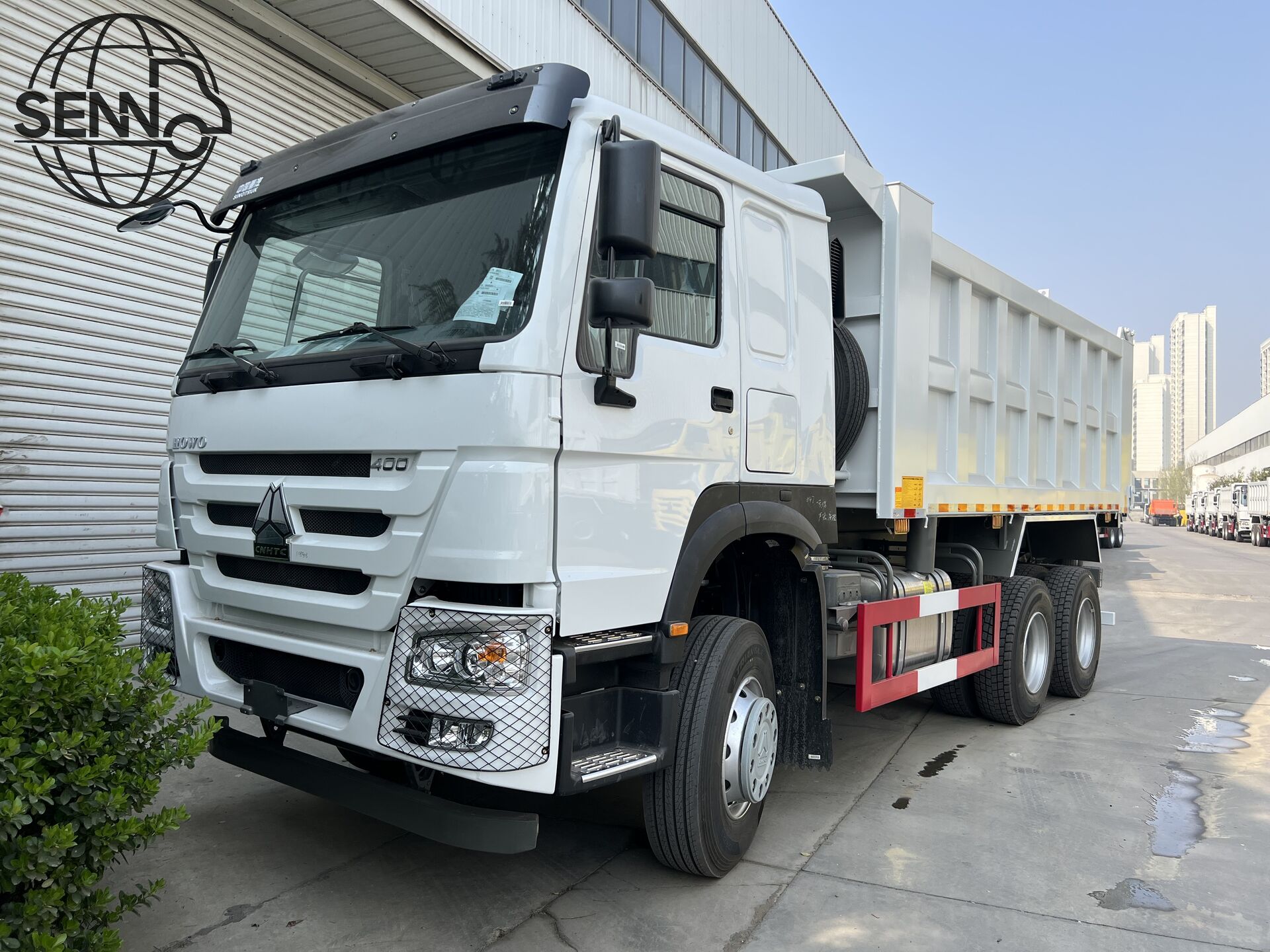 New Model White Color Sinotruk Howo 400HP 6x4 Dump Truck Tipper