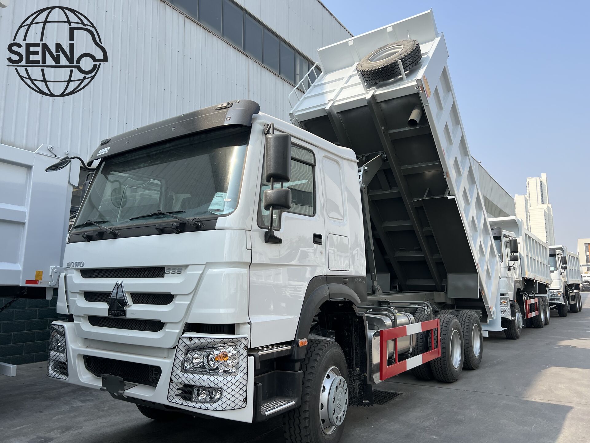 New Model White Color Sinotruk Howo 336HP 6x4 Dump Truck Tipper