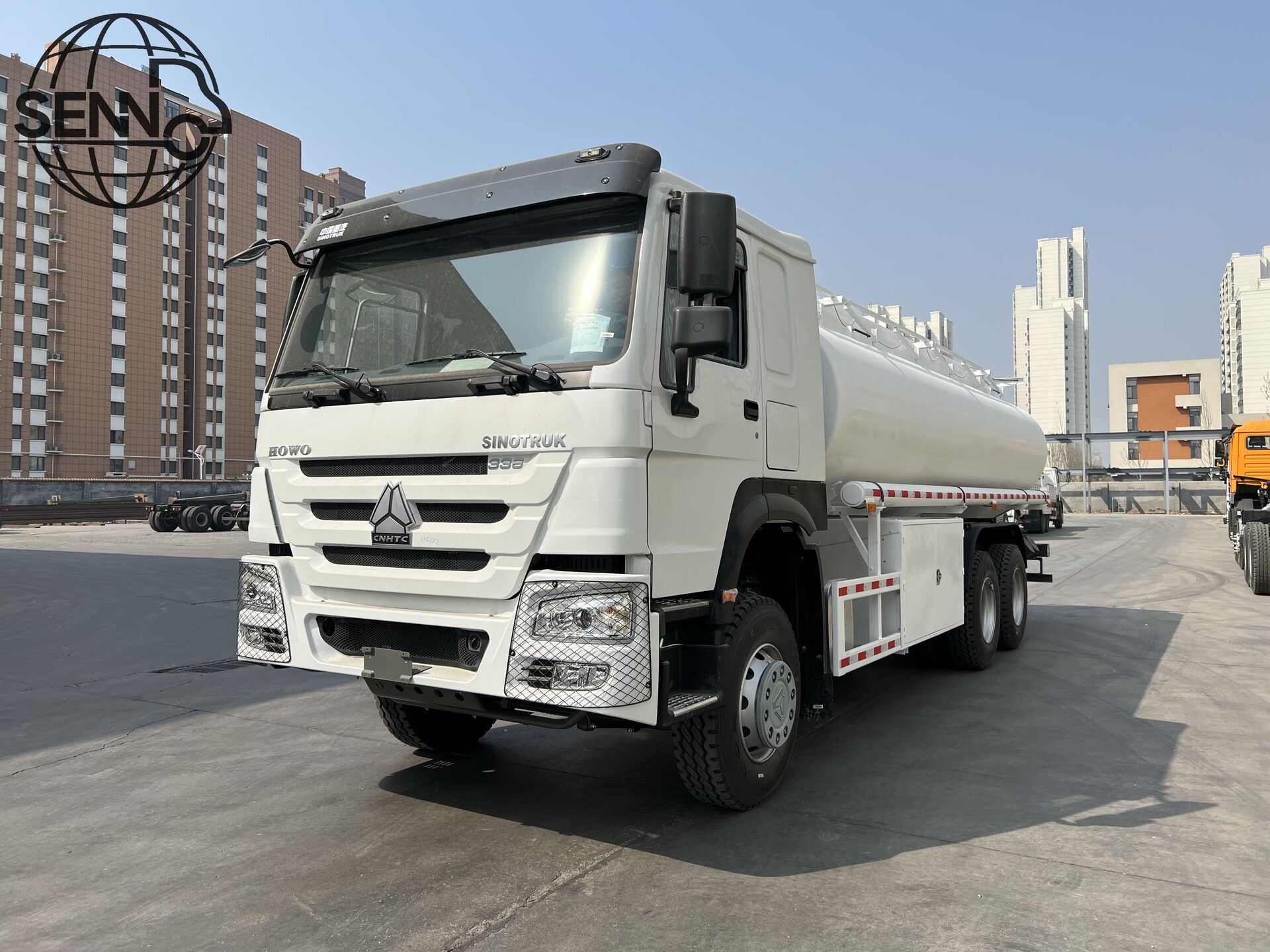 Sinotruk Howo 16000Liters 6x4 Fuel Transport Truck with 3 Compartments