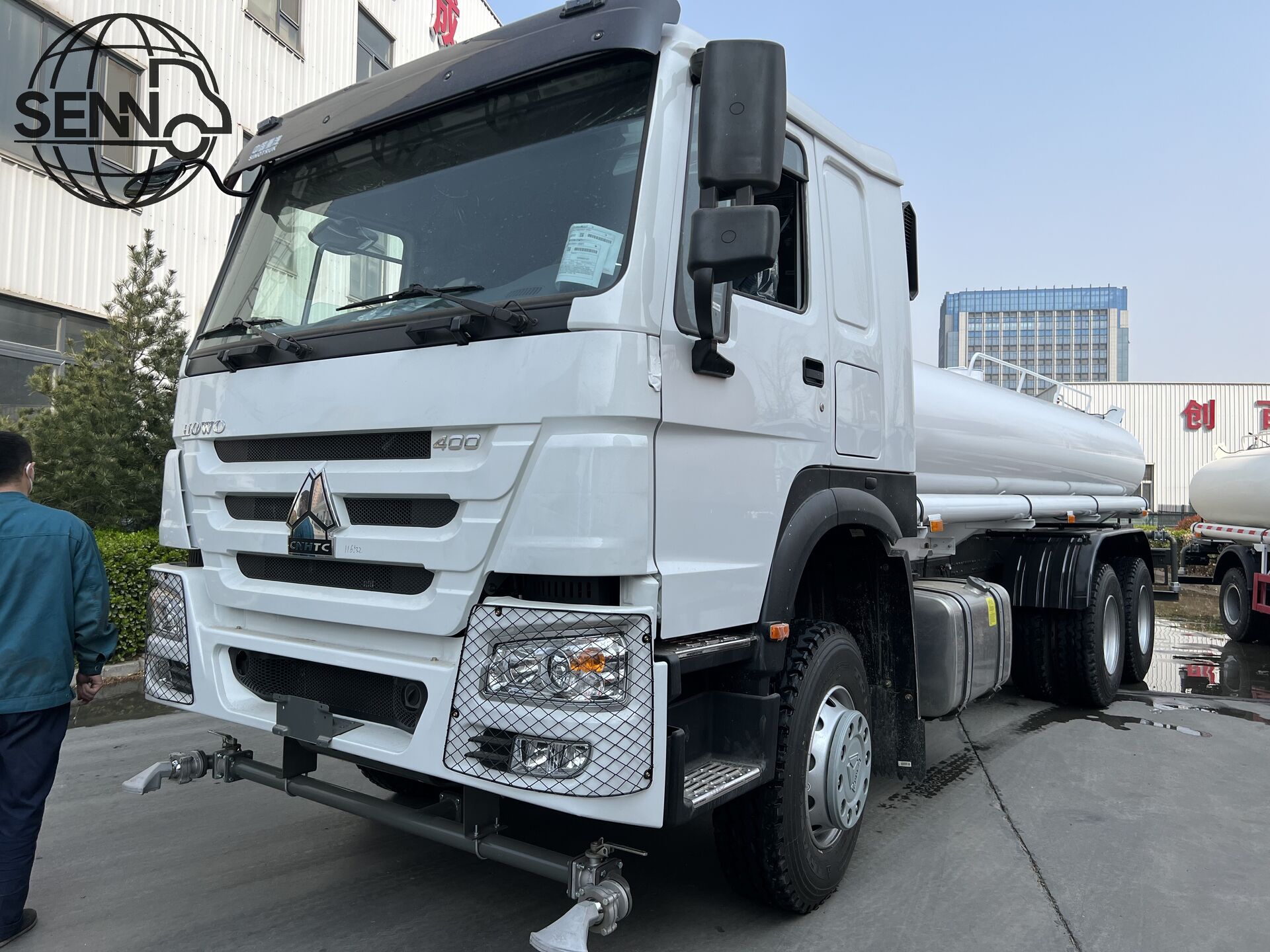 Sinotruk Howo 14000 Liters Water Sprinkler Truck