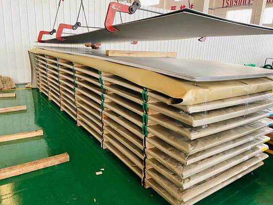 Stainless steel hot rolled thick plate