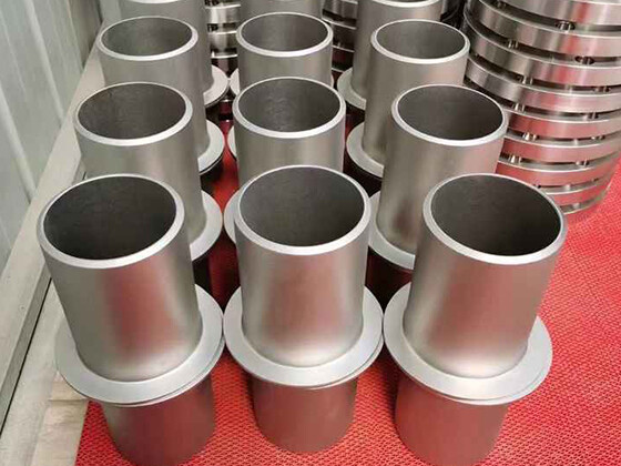 Stainless steel lap joint stub ends