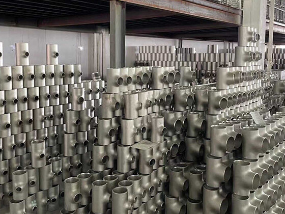 Butt welded equal/reducing tee