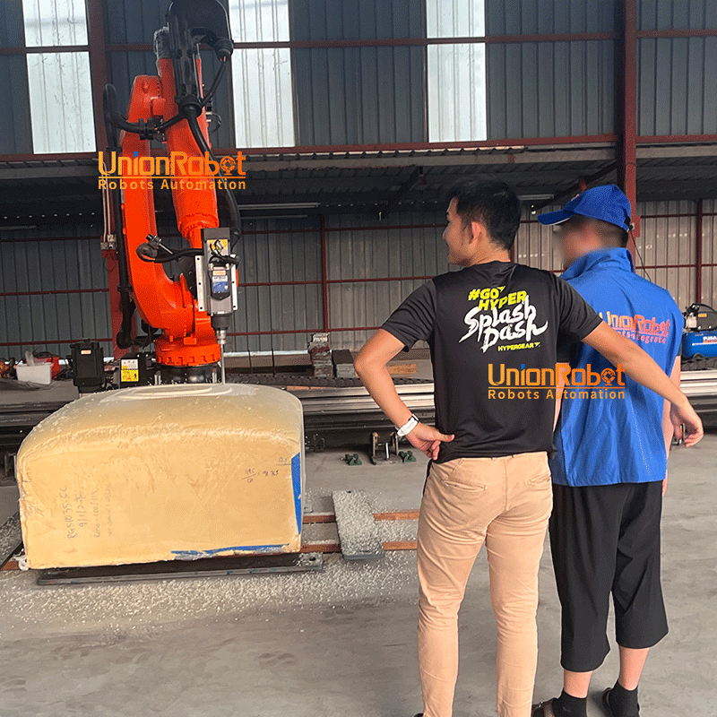 KR210 with 20 Gound Track