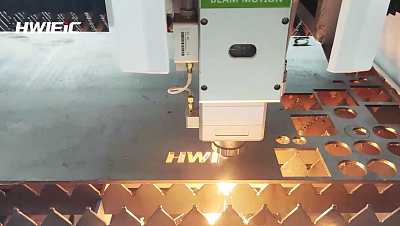 HWlEiC laser cutting machine in action